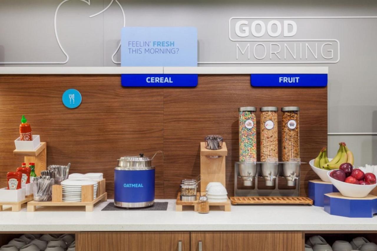Holiday Inn Express - Fall River North Ngoại thất bức ảnh