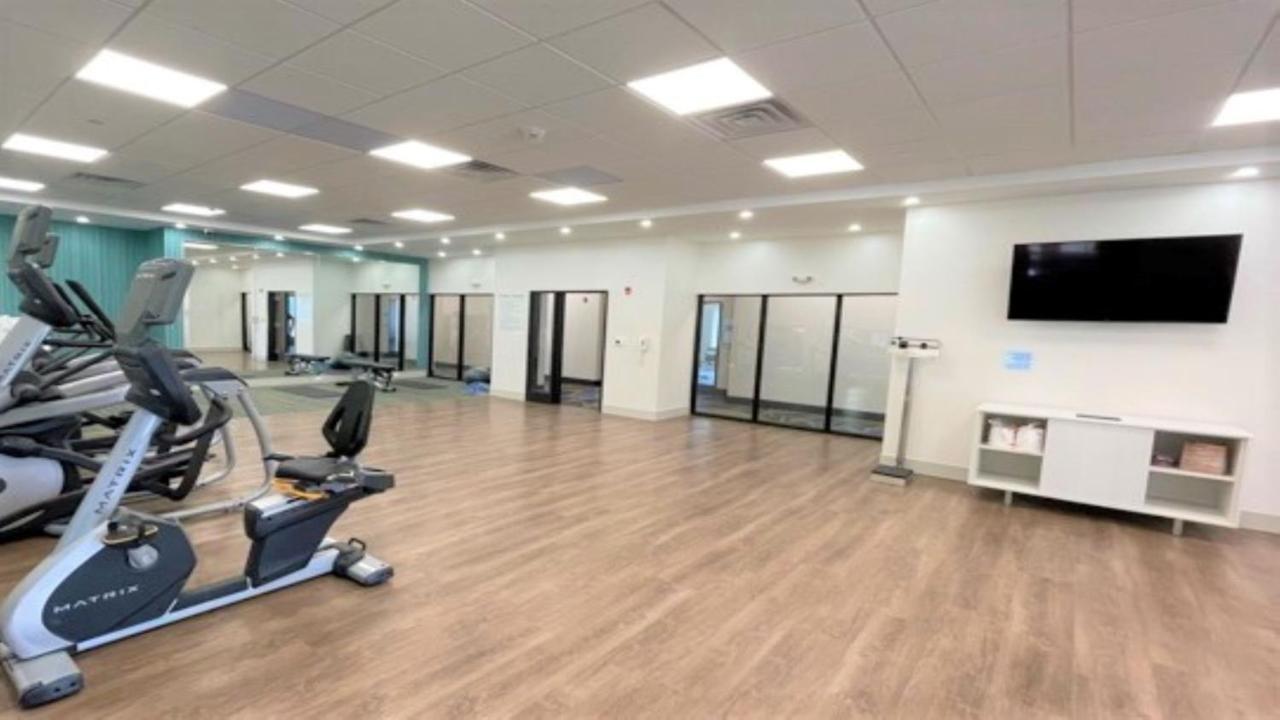 Holiday Inn Express - Fall River North Ngoại thất bức ảnh