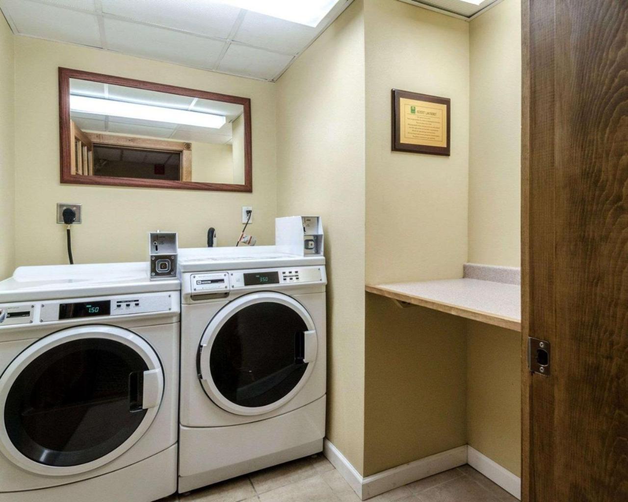 Holiday Inn Express - Fall River North Ngoại thất bức ảnh