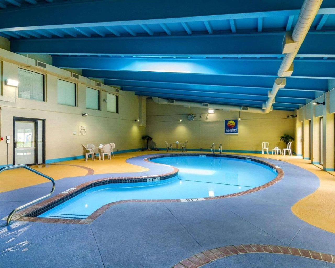 Holiday Inn Express - Fall River North Ngoại thất bức ảnh